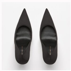 Good American Closed Toe Satin High Heel Pump Classic Office Party NEW 5.5